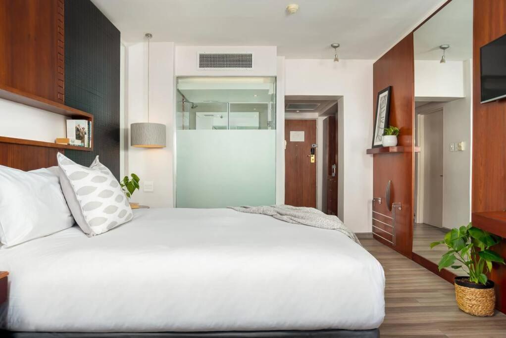 Central Modern City Escape Apartment! Cape Town Luaran gambar