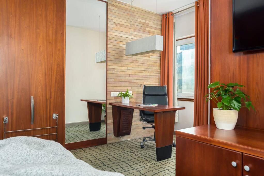 Central Modern City Escape Apartment! Cape Town Luaran gambar